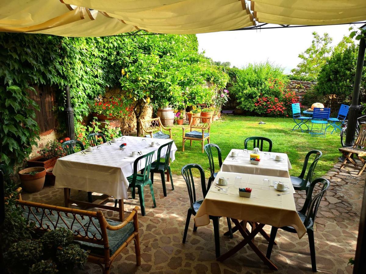 B&B S'Asilo Sardegna Banari ภายนอก รูปภาพ